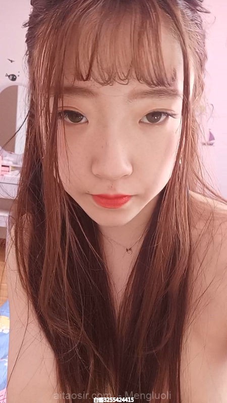 投稿顔值不錯的白嫩妹子超級大惡魔系列之刮毛 草莓内衣（2V/236MB） 三次元-第7張