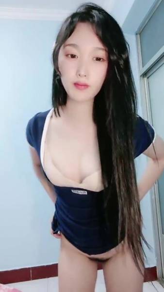 高颜值长相清纯嫩妹子全裸椅子上扣逼自慰诱惑，近距离特写掰穴揉搓家里没道具只能手指扣弄1V1.13G 百度云 – 5
