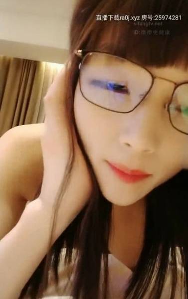 大二学生妹 骚气眼镜妹 48V 17G  百度云