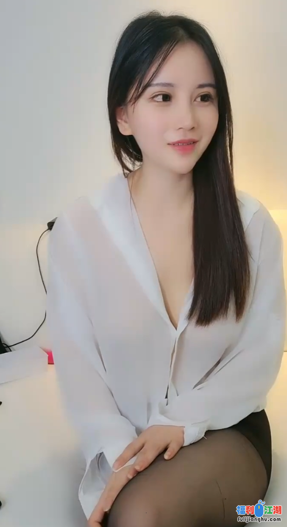 【自行打包】极品骚货直播 【3v2G】