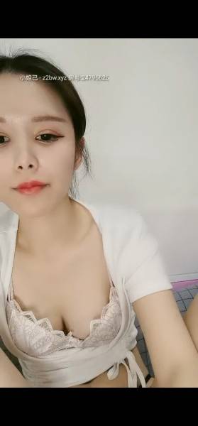 极品高颜值妹子【林姗姗】直播掰穴诱惑 4V 2.16G【百度云】