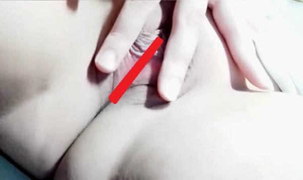 长相清纯 学画画的主播 业余下海赚外快 【1v  1.1g 百度云】