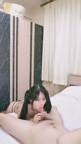 满背纹身极品双马尾萌妹反差感极强舔吸大屌后入猛操 图06