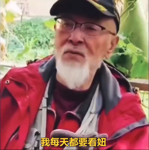 半糖萝莉主播埋璃璃【5v5.2g】【百度云】