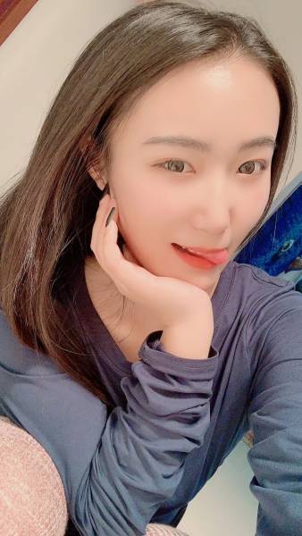 花兒 極品身材自拍裸舞誘惑福利合集！[47V1.77G]