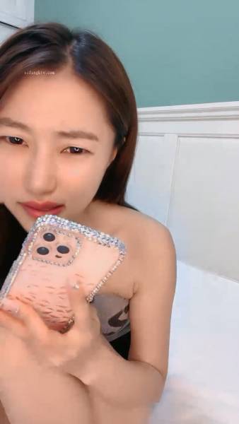 重磅！重庆某集团公司白领~【小兔丫丫】[9V 2.16G 百度盘]