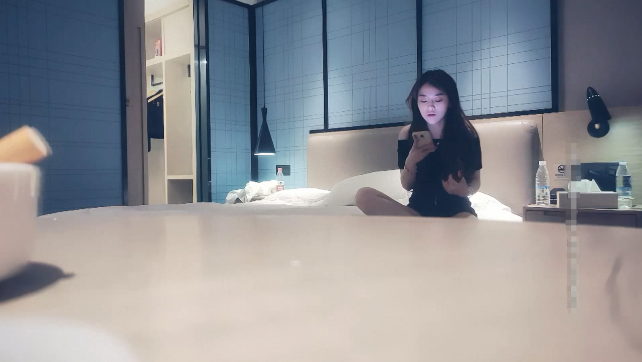 【AI高清2K修复】【赵总寻花】高端外围，甜美温柔爱笑亲和力强，淫荡尤物【1V 562M 百度盘】