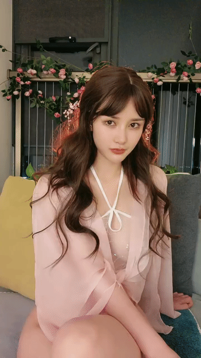 170CM模特身材爆乳！新道具炮机自慰！[1V 1.47G 百度盘]