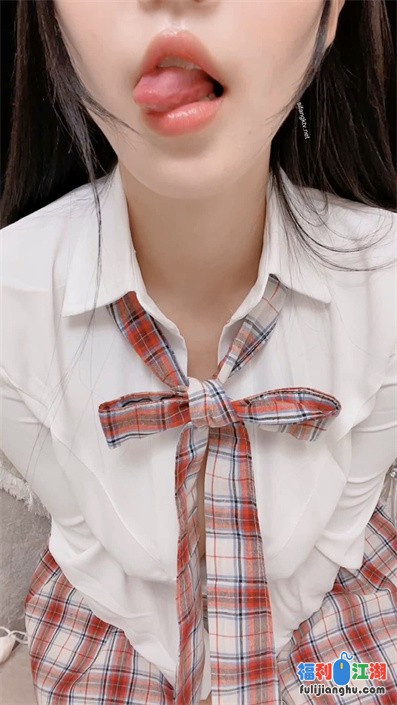 【重磅核弹】秀人网巨乳网红 朱可儿 01.30最新JK校服自慰【1.1G】