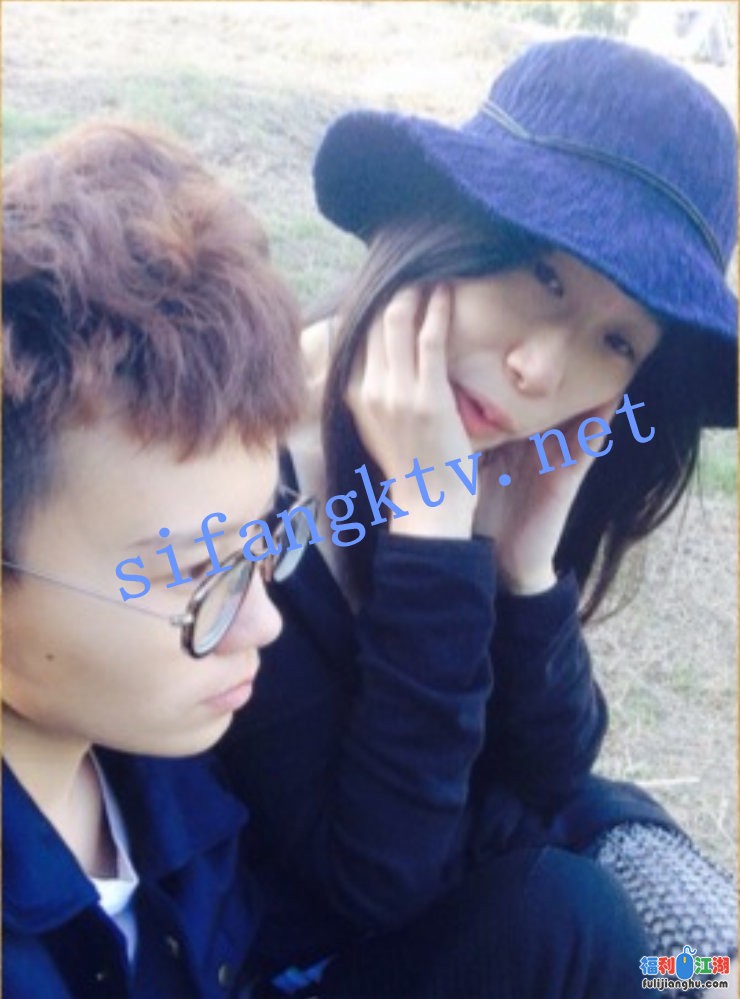 ❤️钻石泄密❤️真实女同性恋说好湿啊！整我一腿水【0.57G】