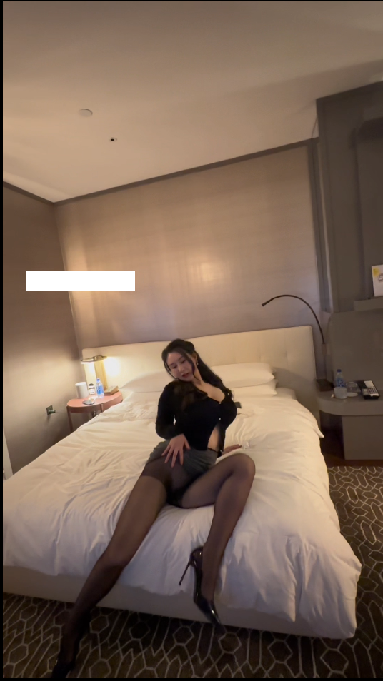 抖音巨乳 王俪丁 复出后真空无内福利诱惑 原声高清 图 21