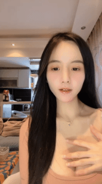 顶级绿播女神下海 绵绵m 绝世美乳逆天颜值秒杀正规平台 图 01