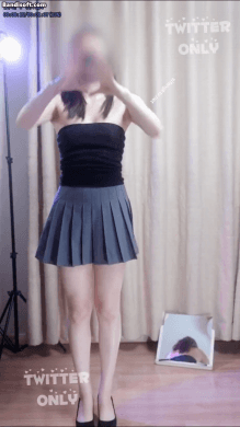 推特 咚小姐 抖音风裸舞天花板 超级长腿 裸舞变装 很顶 图 01
