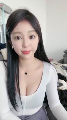 外表超甜颜值妹妹说话温柔床上诱惑贫乳多毛骚逼搔首弄… 图 01