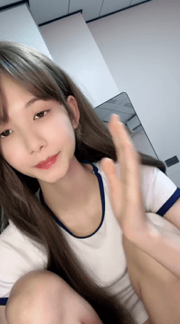 ♆ 广州学妹 广州校花!好美~好搔~放飞自我~道具自慰~ 图 01
