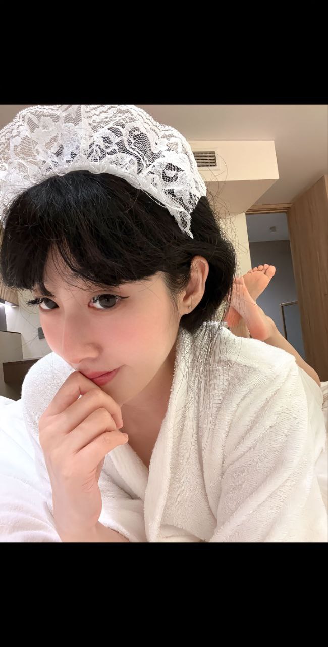 ✅抖音 最讨厌妞约下雨 25万粉 美腿 撸管 足交 乳交 夹射精 图 04