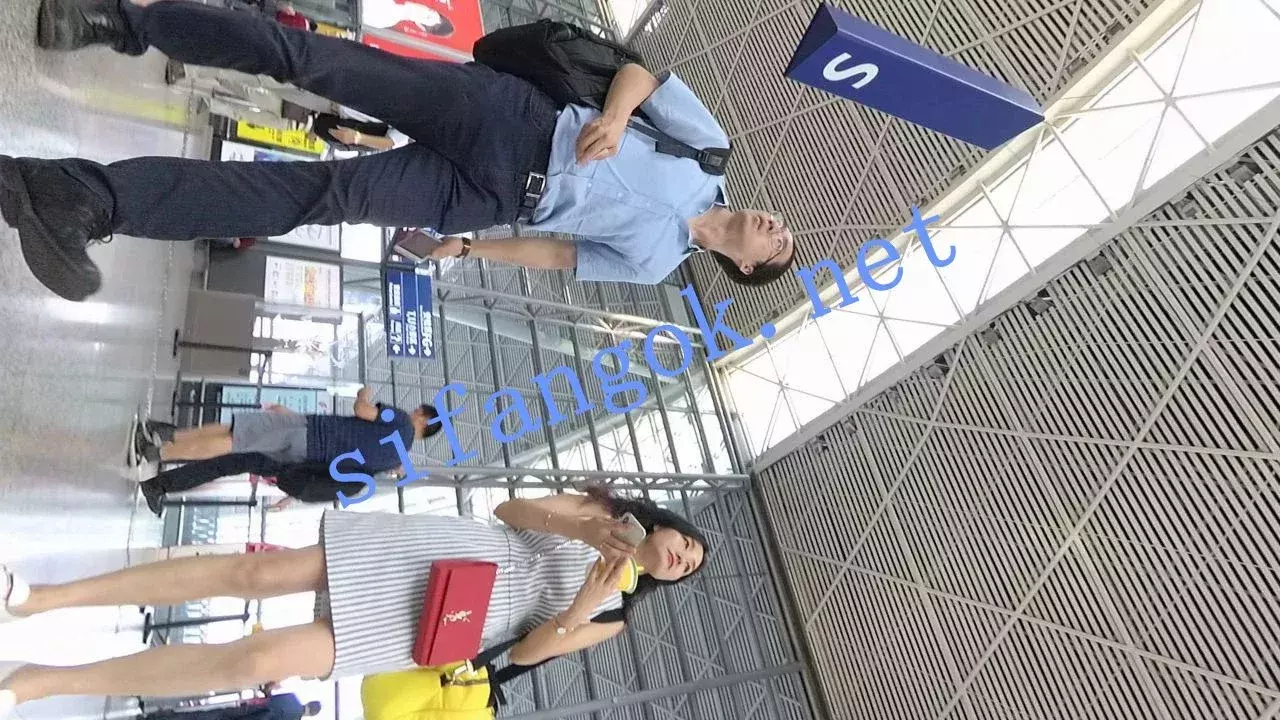 ✅ 机场大师级系列 街拍抄底各种极品美女小姐姐大合集 图 07