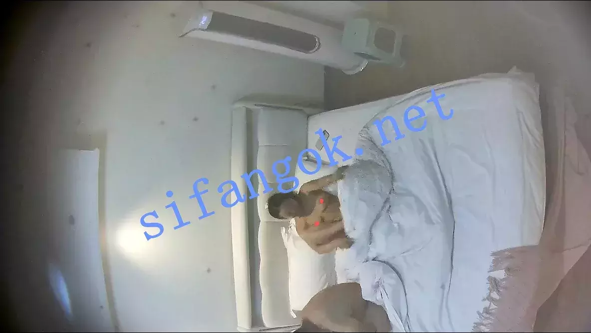 ✅酒店偷拍✅20260606✅性感少妇跟情夫酒店激情澎湃 图 01