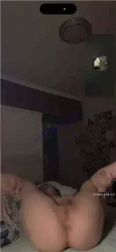 推特精神小妹 白龙 与土豪大哥 微信1V1全裸聊 掰穴致敬! 图 09