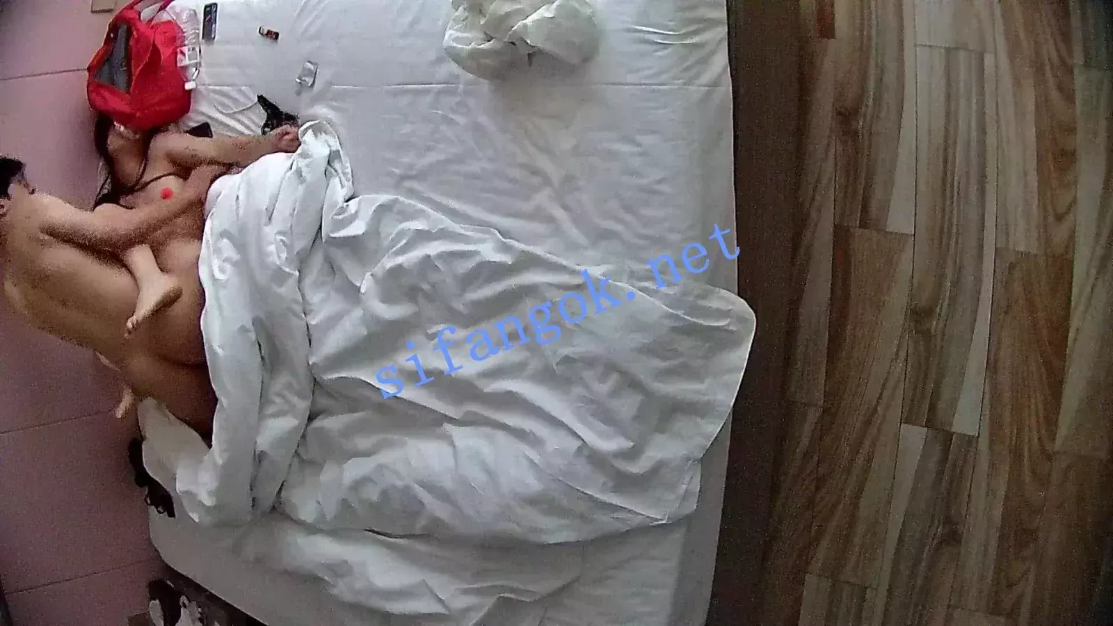 ❤️20260607❤️极品美女穿上黑丝被男友把内裤塞嘴里掐脖操 图 15