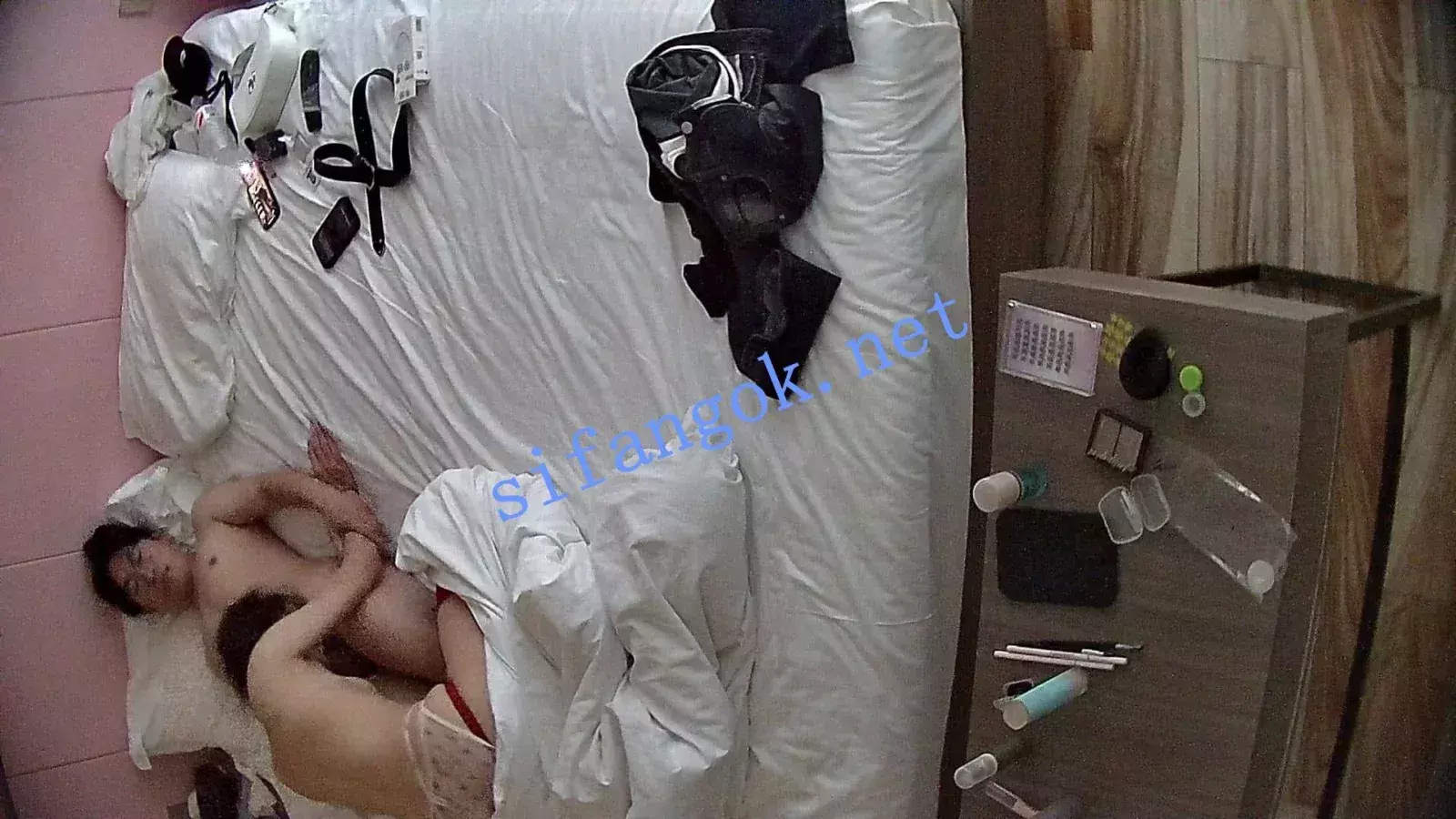 ❤️20260607❤️极品美女穿上黑丝被男友把内裤塞嘴里掐脖操 图 29