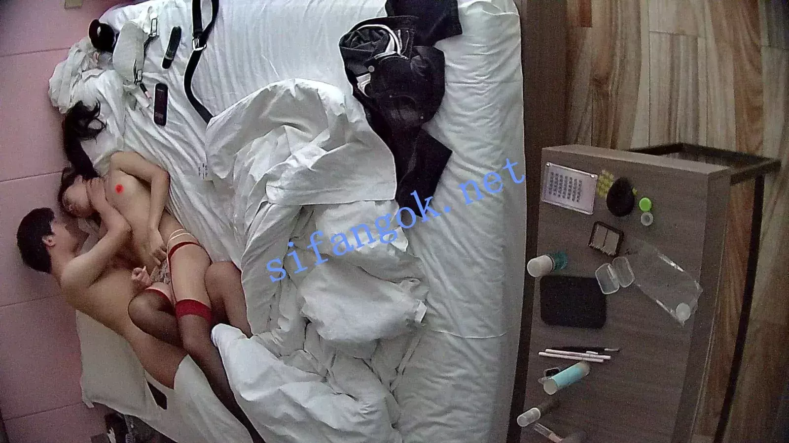 ❤️20260607❤️极品美女穿上黑丝被男友把内裤塞嘴里掐脖操 图 27