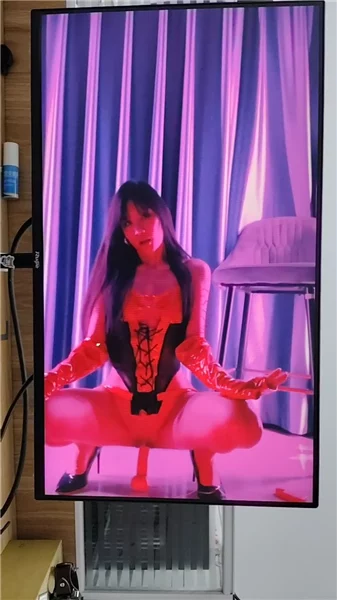 稀缺盗录-国色优舞 高美模特插入式裸舞 首次大尺高能流出 图 02