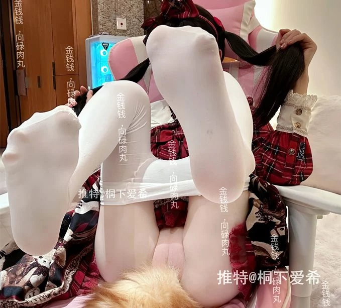 猫崽@maozaiTV [福利订阅] 1.04小时 足交足控 Cos福利 [36V-546MB]