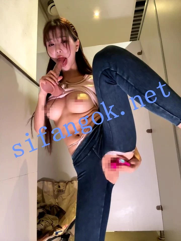 ☛ST开票 nidekikibabe 公共男厕开裆牛仔裤各种姿势抽插喷水 图 05
