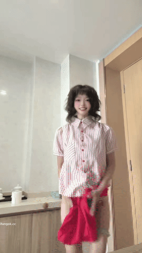 精品 推特人气可爱萌妹 小舒淇 裸舞 私拍 紫薇 超嫩 图 01