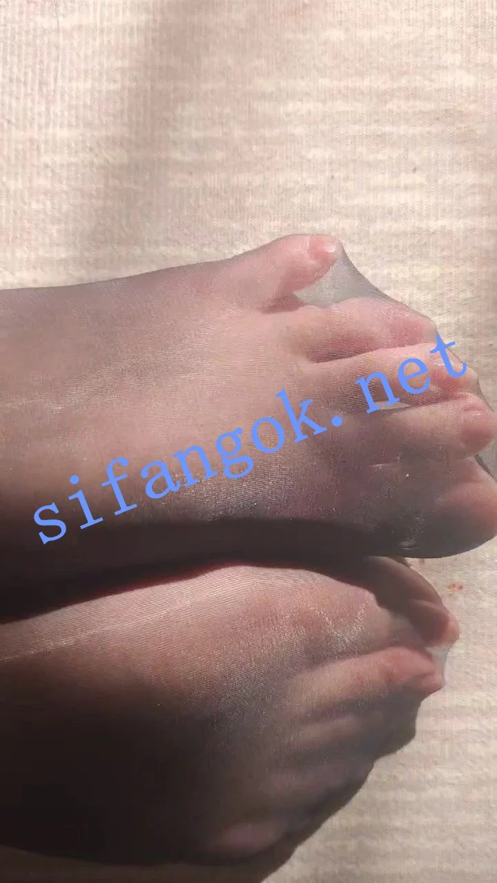 超骚大奶妹 春花 掰穴自慰 黄瓜足交 娇喘骚叫小穴超粉嫩 图 07