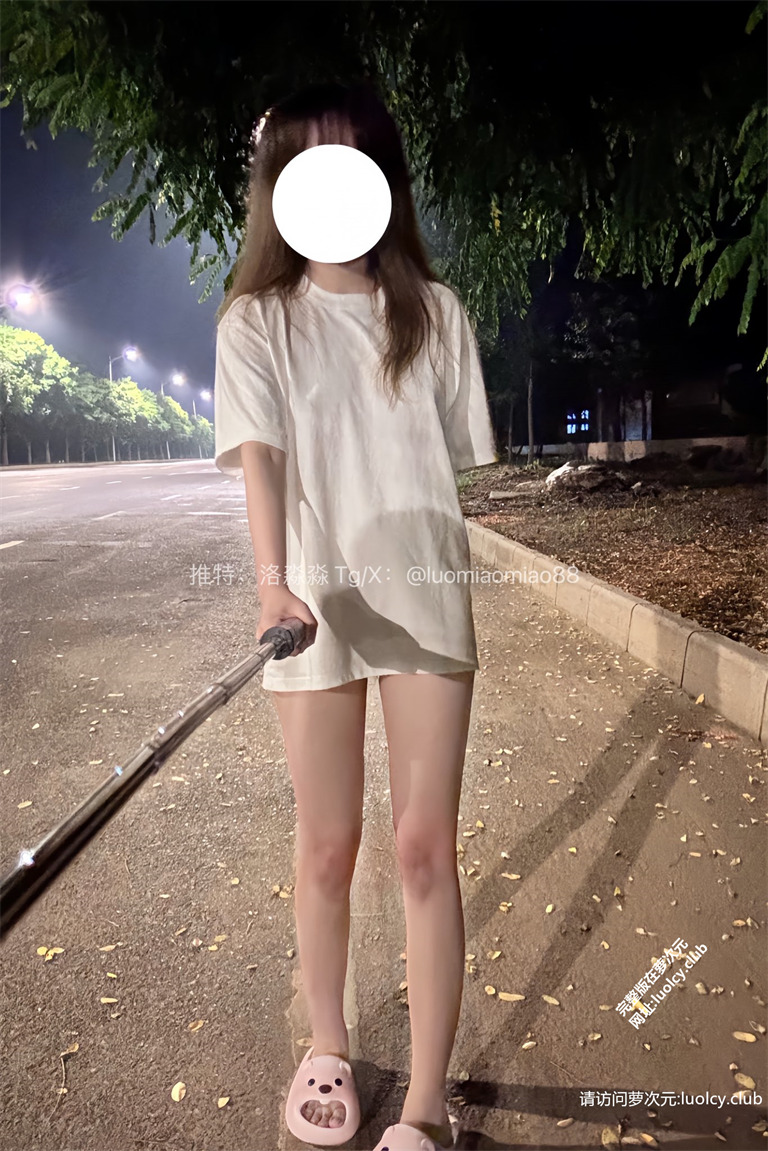 洛淼淼@luomiaomiao88 – [299门槛] 8套合集 1.05小时 顶级萝莉户外露出订阅合集 [nPnV-3.33G]